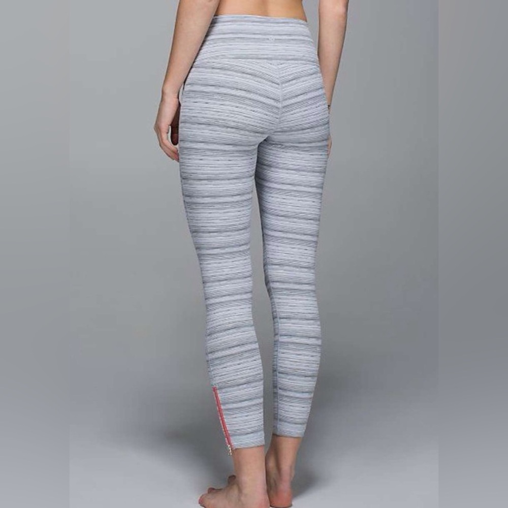 Rare Lululemon High Times Pant *Zip
Cyber Stripe White / Silver Fox / Flare